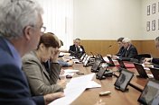 27 сентября состоялось заседание комитета Думы по труду, вопросам миграции и занятости населения под председательством Александра Макаревича