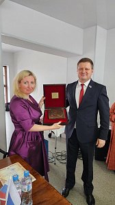 Станислав Гонтарь поздравил Мурманское региональное отделение "Всероссийского общества слепых" с юбилеем.