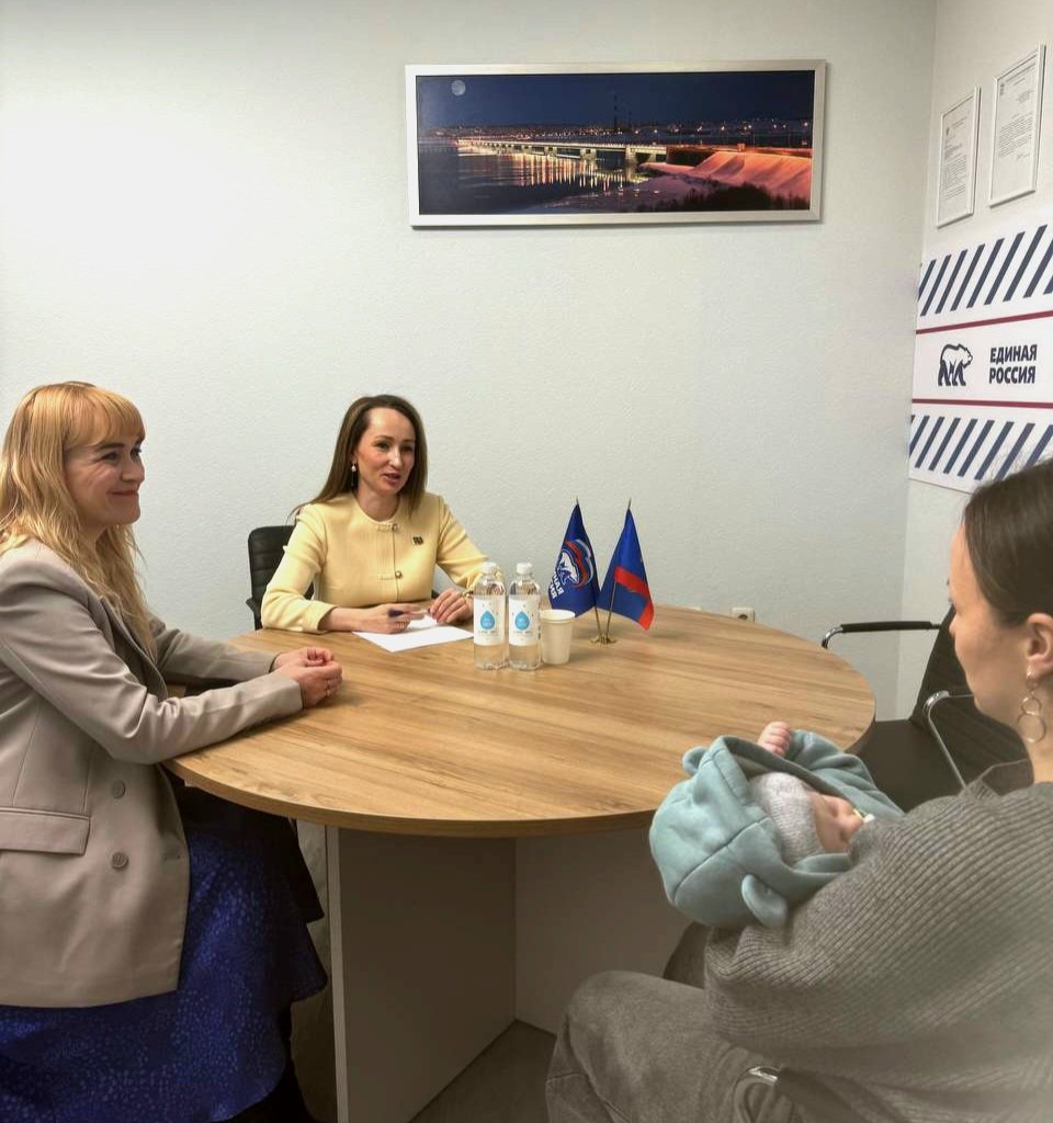 В рамках Всероссийской декады приёмов граждан депутат провела приём в Штабе общественной поддержки 