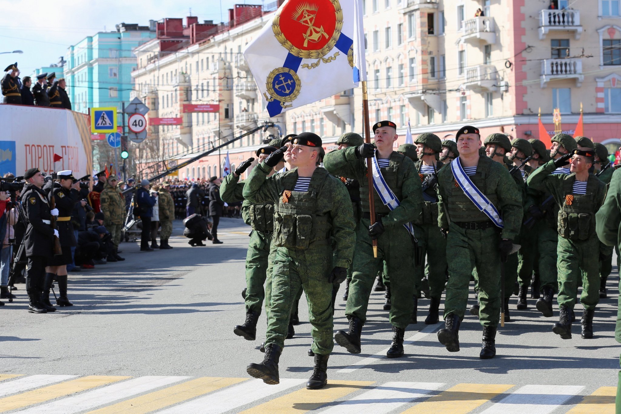 Во сколько парад в мурманске. Парад в Мурманске. День Победы в Мурманске 2022. Парад 9 мая Мурманск. Парад в Мурманске 2023 9 мая техника.