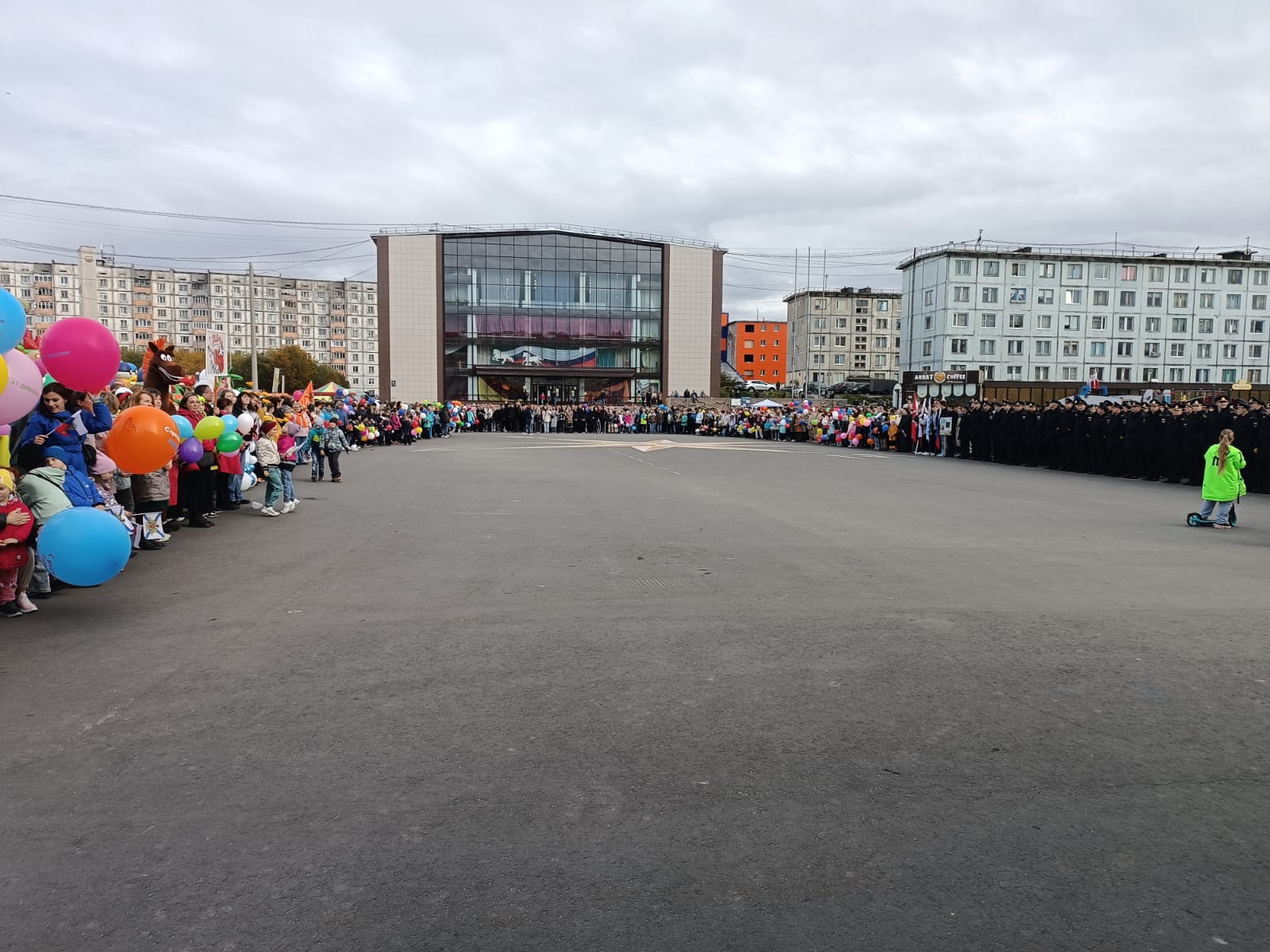 Город морской доблести Гаджиево встретил 66-летие | 17.09.2023 | Мурманск -  БезФормата