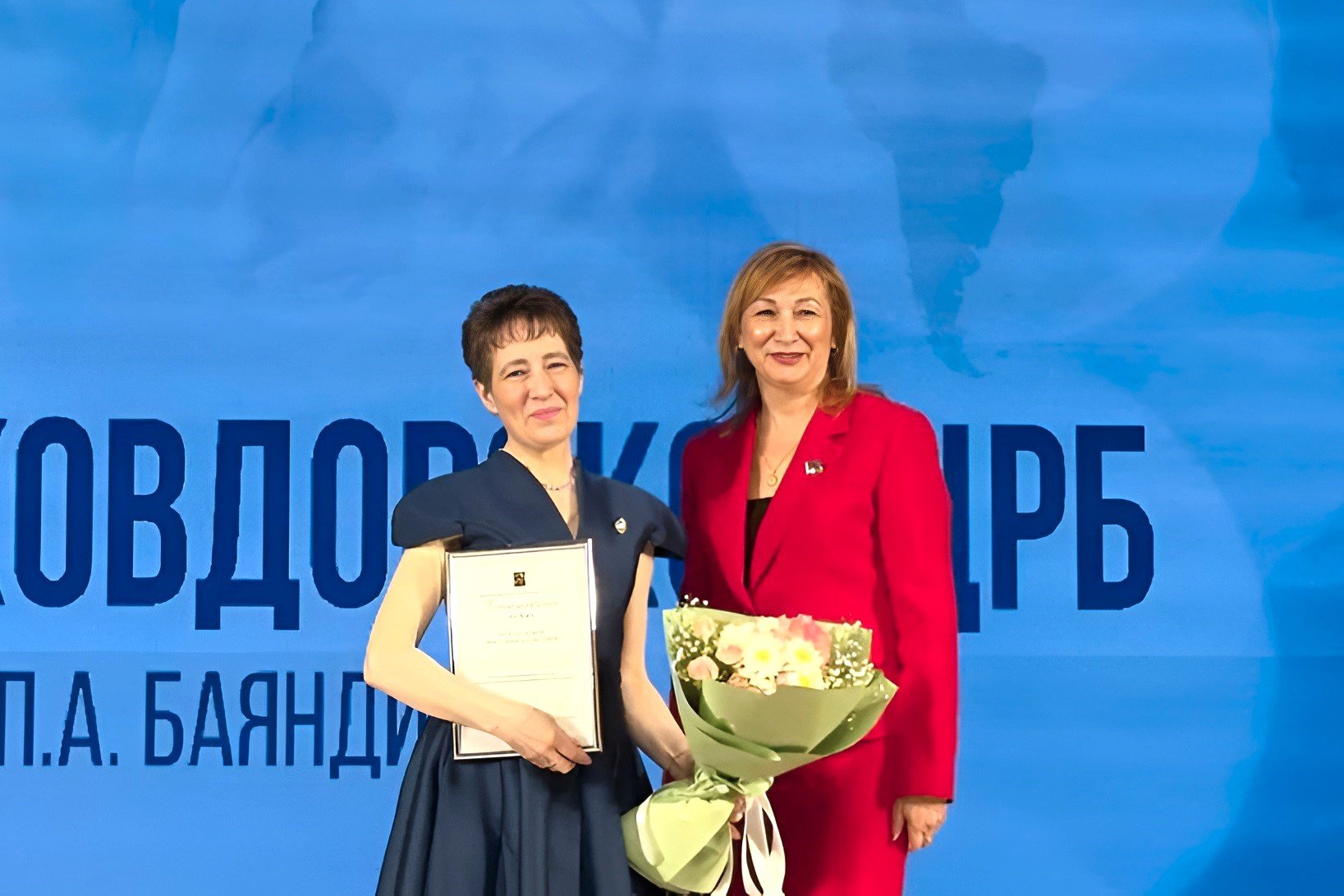 Ирина Просоленко поздравила коллектив Ковдорской ЦРБ с юбилеем