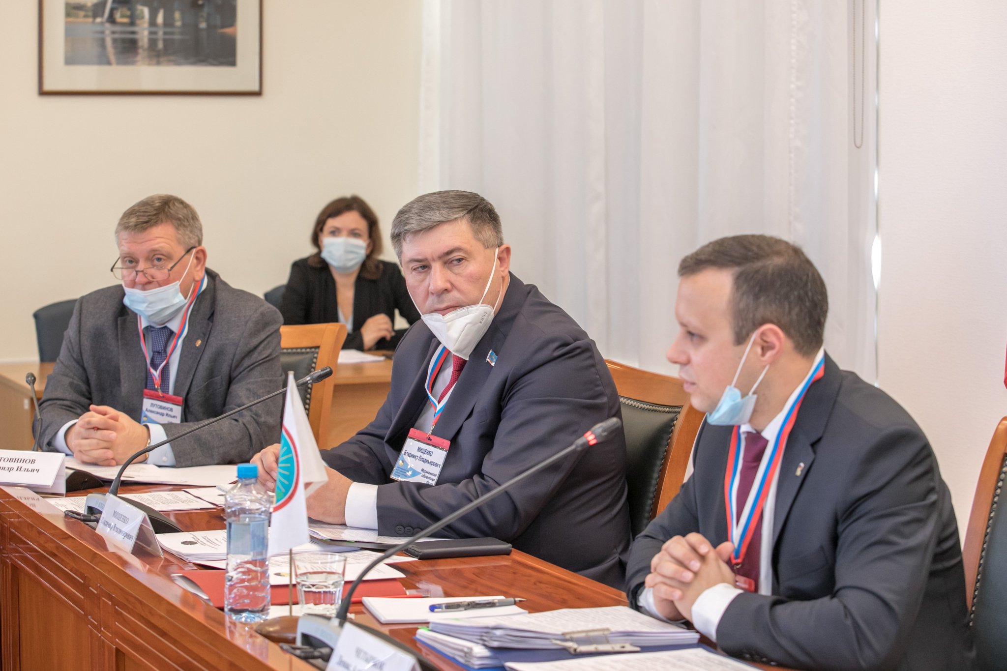 Владимир Мищенко принял участие в заседании комитета по правовым ...