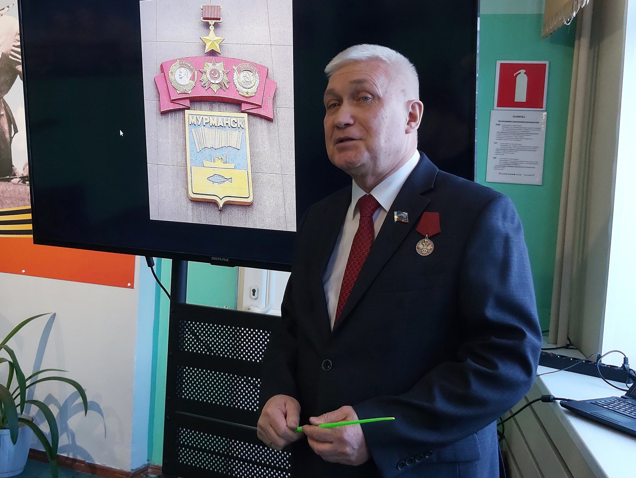 Уважаемые земляки, сегодня принял участие в торжественном кадетском собрании Кадетской школы города Мурманска, посвященном Дню защитника Отечества