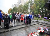 Депутаты областной Думы почтили память защитников Заполярья
