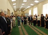 Уважаемые земляки, стало хорошей традицией, когда в преддверии государственных праздников в здании Мурманской областной Думы вручаем награды мурманчанам, отличившимся в различных отраслях деятельности
