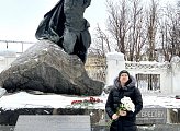 Роман Пономарев возложил цветы к памятнику Герою Советского Союза Анатолию Бредову
