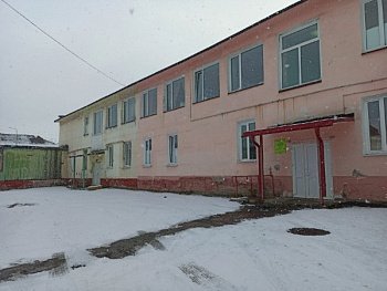Роман Пономарев: в Больничном городке поселка Никель оборудуют доступную среду