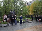 Депутаты областной Думы почтили память защитников Заполярья