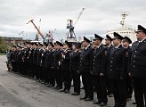Сергей Дубовой поздравил сотрудников Мурманского линейного отдела со 100-летием патрульно-постовой службы