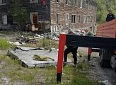 В Мурманске возбуждено дело по факту складирования строительных отходов на улице Заречной