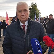 Уважаемые земляки, 22 июня в 4 часа утра у мемориала Стойкости и мужества мурманчан в годы Великой Отечественной войны принял участие в традиционной акции «Свеча памяти» в честь Дня памяти и скорби