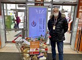 Роман Пономарев совместно с волонтерами ОНФ доставил нуждающимся пенсионерам пакеты с продуктовыми наборами первой необходимости в рамках акции «Тележка Добра»