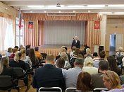 Уважаемые земляки, 11 сентября провел встречи с коллективом гимназии № 10 города Мурманска и жителями микрорайона по улице Зои Космодемьянской дома № 25