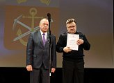 Спикер регионального парламента Сергей Дубовой поздравил со 100-летием пожарной охраны Мурмана