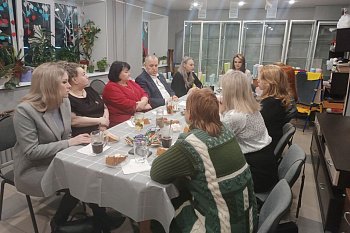 Сергей Дубовой в преддверии Дня матери в Гаджиево встретился с женами участников специальной военной операции