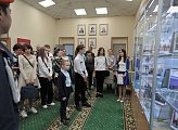 Юным мурманчанам торжественно вручили паспорта в областной Думе
