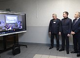 В школе Заозерска открыли мурал в честь Героя России 