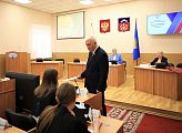Уважаемые земляки, 20 мая провел мероприятие в рамках авторского проекта «Историческая гостиная» как региональный координатор проекта партии «Единая Россия» «Историческая память» с учащимися гимназии № 10 города Мурманска
