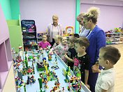 Региональный парламентарий Лена Лукичёва посетила Детский сад № 123 "Белоснежка" в городе Мурманске