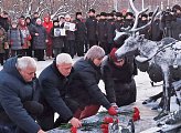 В Мурманске прошел митинг у памятника бойцам оленетранспортных батальонов 