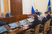 Реализацию губернаторского проекта "Северное долголетие" обсудили в областном Правительстве