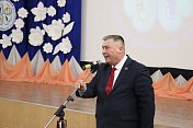 Владимир Мищенко поздравил сотрудников Полярнинского КЦСОН  с 15-летием учреждения