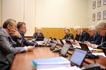 Состоялось очередное заседание комитета областной Думы по социальной политике и охране здоровья под председательством Надежды Максимовой