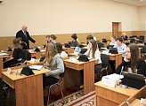Мурманские гимназисты познакомились с деятельностью регионального парламента