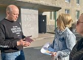 Роман Пономарев встретился с жителями дома №9 по улице Фестивальной