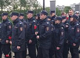 Уважаемые земляки, 22 июня в 4 часа утра у мемориала Стойкости и мужества мурманчан в годы Великой Отечественной войны принял участие в традиционной акции «Свеча памяти» в честь Дня памяти и скорби