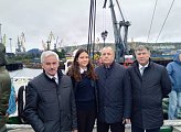 Депутаты областной Думы посетили барк "Седов"