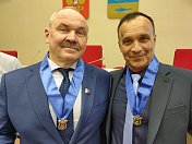 Депутат Мурманской областной Думы Андрей Иванов отмечен наградой Федерации хоккея России. 