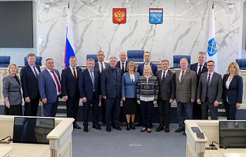 На базе Законодательного Собрания Ленинградской области парламентарии Северо-Запада обсудили вопросы местного самоуправления