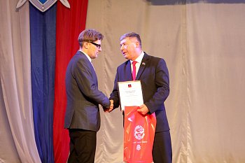Владимир Мищенко принял участие в торжественной церемонии, посвященной принятию клятвы воспитанниками кадетского класса 
