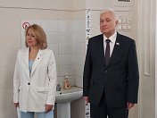 Уважаемые земляки, за долгие годы работы в сфере образования я убедился, что на становление личности ребенка влияет не только академическая программа. Не меньшую роль играют проекты, где школьники узнают полезную информацию и приобретают новые навыки