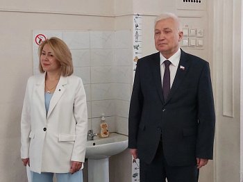 Уважаемые земляки, за долгие годы работы в сфере образования я убедился, что на становление личности ребенка влияет не только академическая программа. Не меньшую роль играют проекты, где школьники узнают полезную информацию и приобретают новые навыки