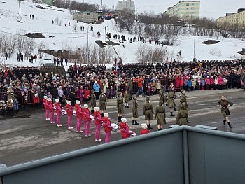 Роман Пономарев принял участие в параде и шествии Бессмертного полка в городе воинской славы Полярном