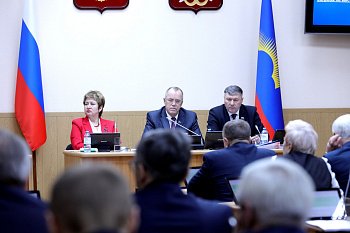  Владимир Мищенко принял участие в 34-ом заседании областной Думы