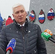 Уважаемые земляки, в год 110-летия города Мурманска стартует масштабный проект – благоустройство территории и выполнение работ по сохранению памятника Защитникам Советского Заполярья в годы Великой Отечественной войны 1941-1945 гг