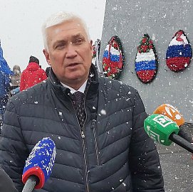 Уважаемые земляки, в год 110-летия города Мурманска стартует масштабный проект – благоустройство территории и выполнение работ по сохранению памятника Защитникам Советского Заполярья в годы Великой Отечественной войны 1941-1945 гг