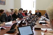В областной Думе состоялось заседание комитета по труду, вопросам миграции и занятости населения под председательством Александра Макаревича
