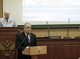 Глава регионального парламента Сергей Дубовой поздравил заполярных полицейских с профессиональным праздником