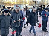 В Заозерске почтили память подводников АПЛ "Комсомолец"