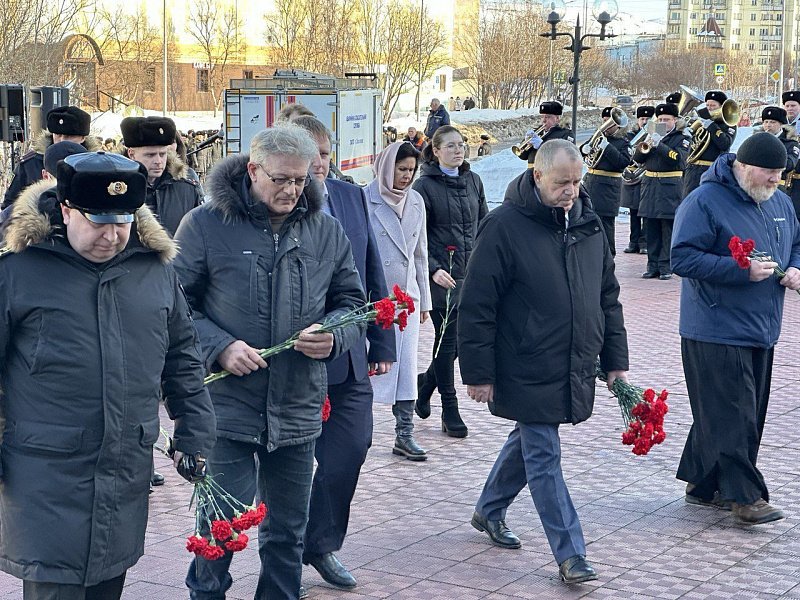 Фото экипажа комсомольца