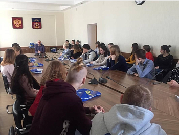 29 марта Максим Белов провел экскурсию для студентов МАГУ в региональный парламент