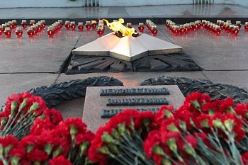 Поздравление Председателя областной Думы Сергей Дубового с Днем Победы