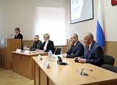 Юным мурманчанам торжественно вручили паспорта в областной Думе