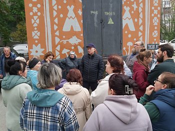 Уважаемые земляки, 31 августа как координатор проекта «Инициативы двора» провел встречи с коллективом гимназии № 6 города Мурманска и жителями микрорайонов домов № 138 корпус 1 и № 144 по Кольскому проспекту