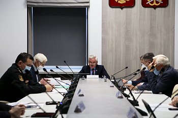 Владимир Мищенко принял участие в заседании комитета по вопросам безопасности, военно-промышленного комплекса, делам военнослужащих и ЗАТО